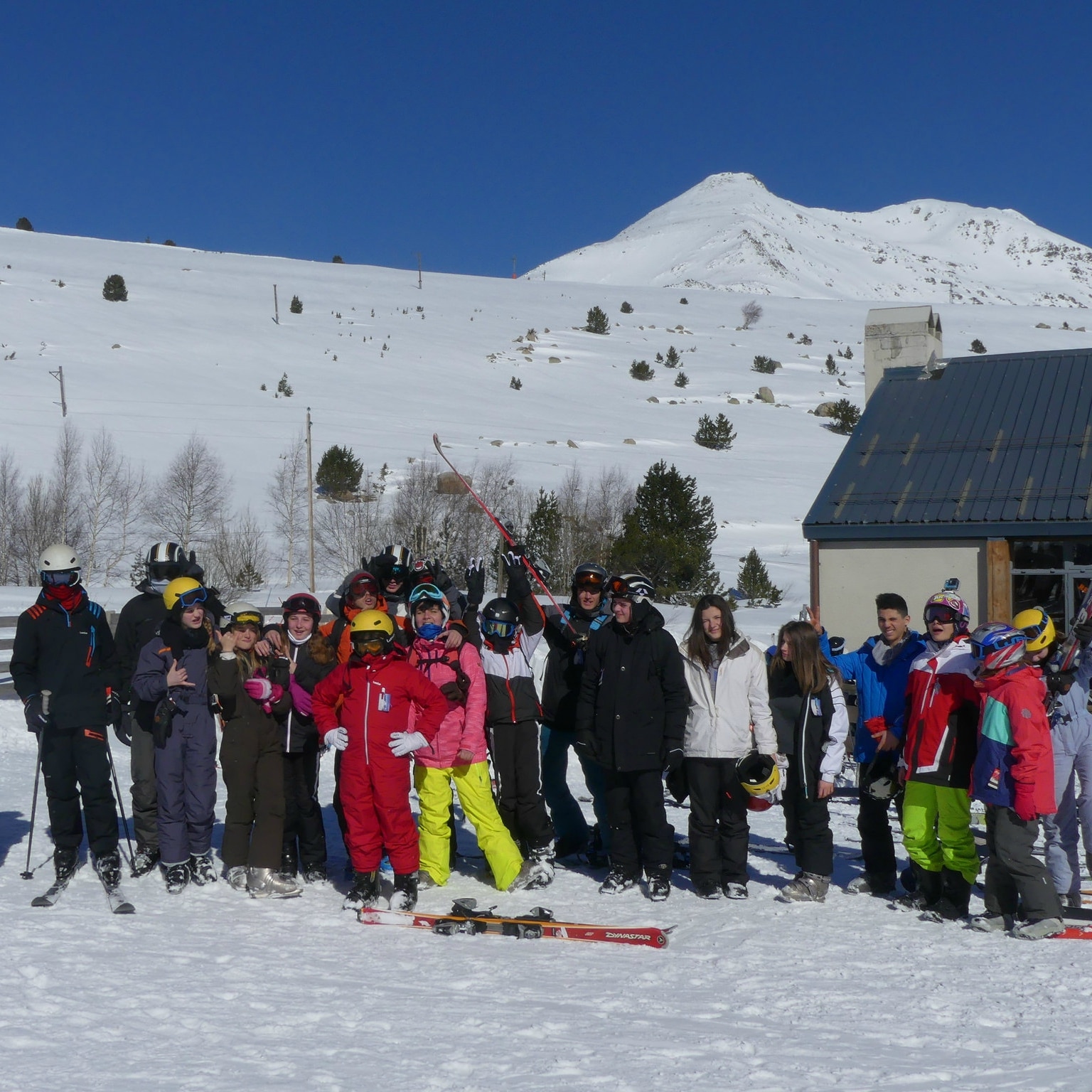 Colonie de vacances ski / snow ados dans les Pyrénées - Image 3