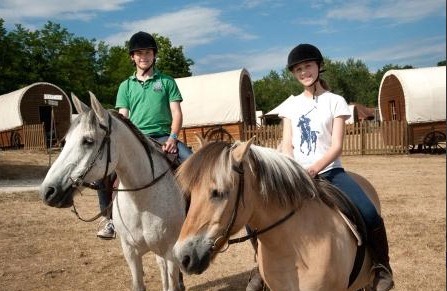 Colonie de vacances équitation au Far West - Image 1