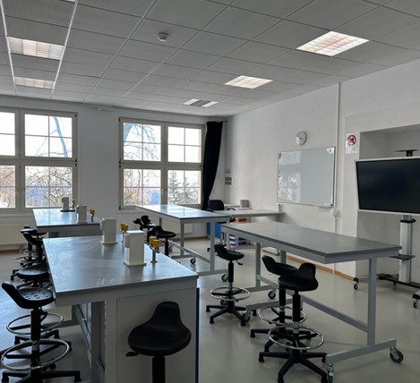 Camp explorateurs labo en Suisse - Image 1