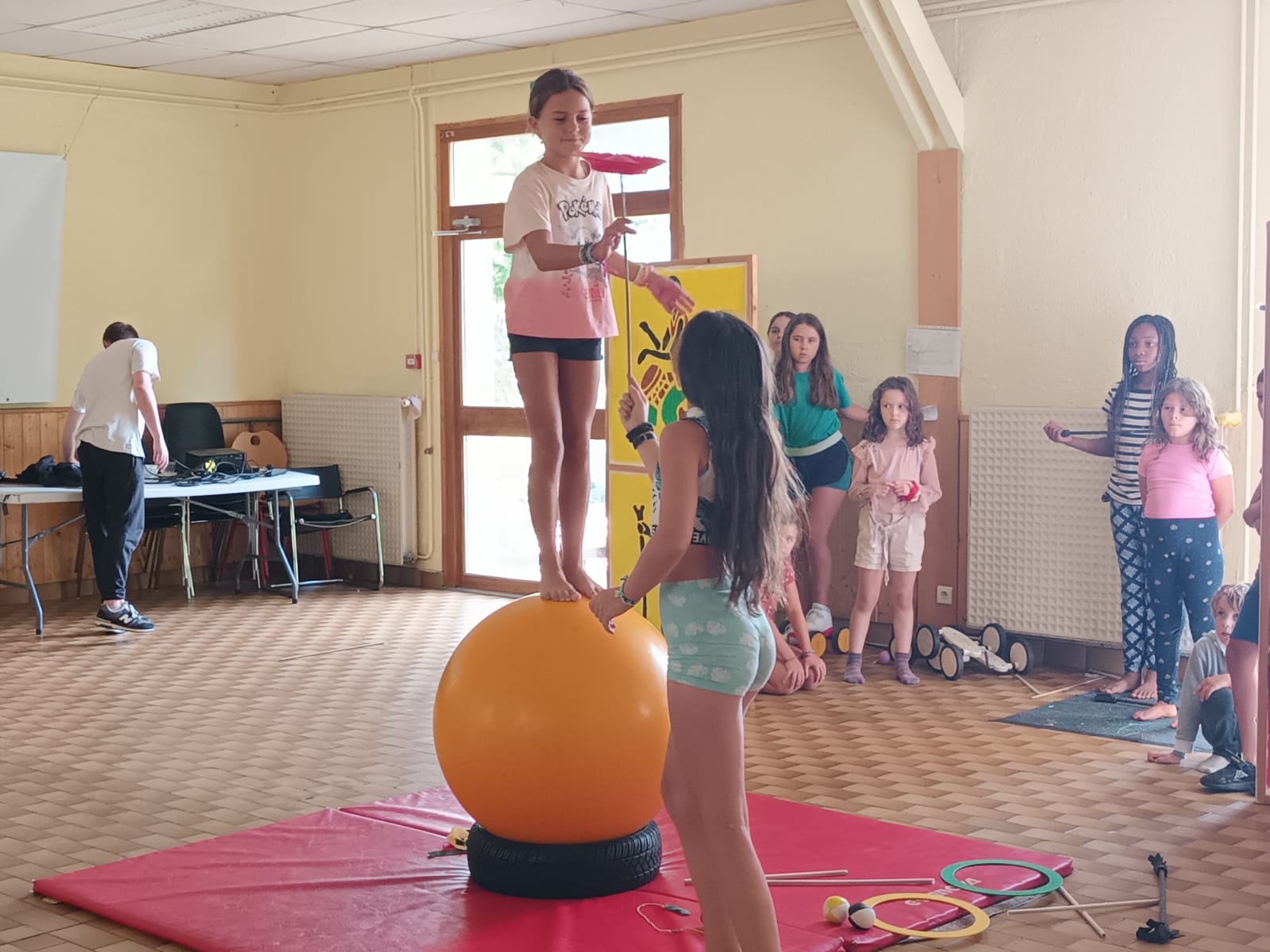 Cirque & Trampoline - Image 2